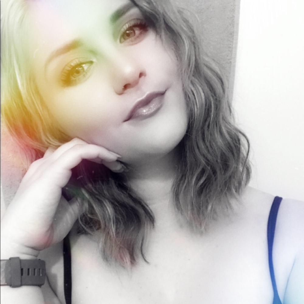 Meet your Posher, Melanie